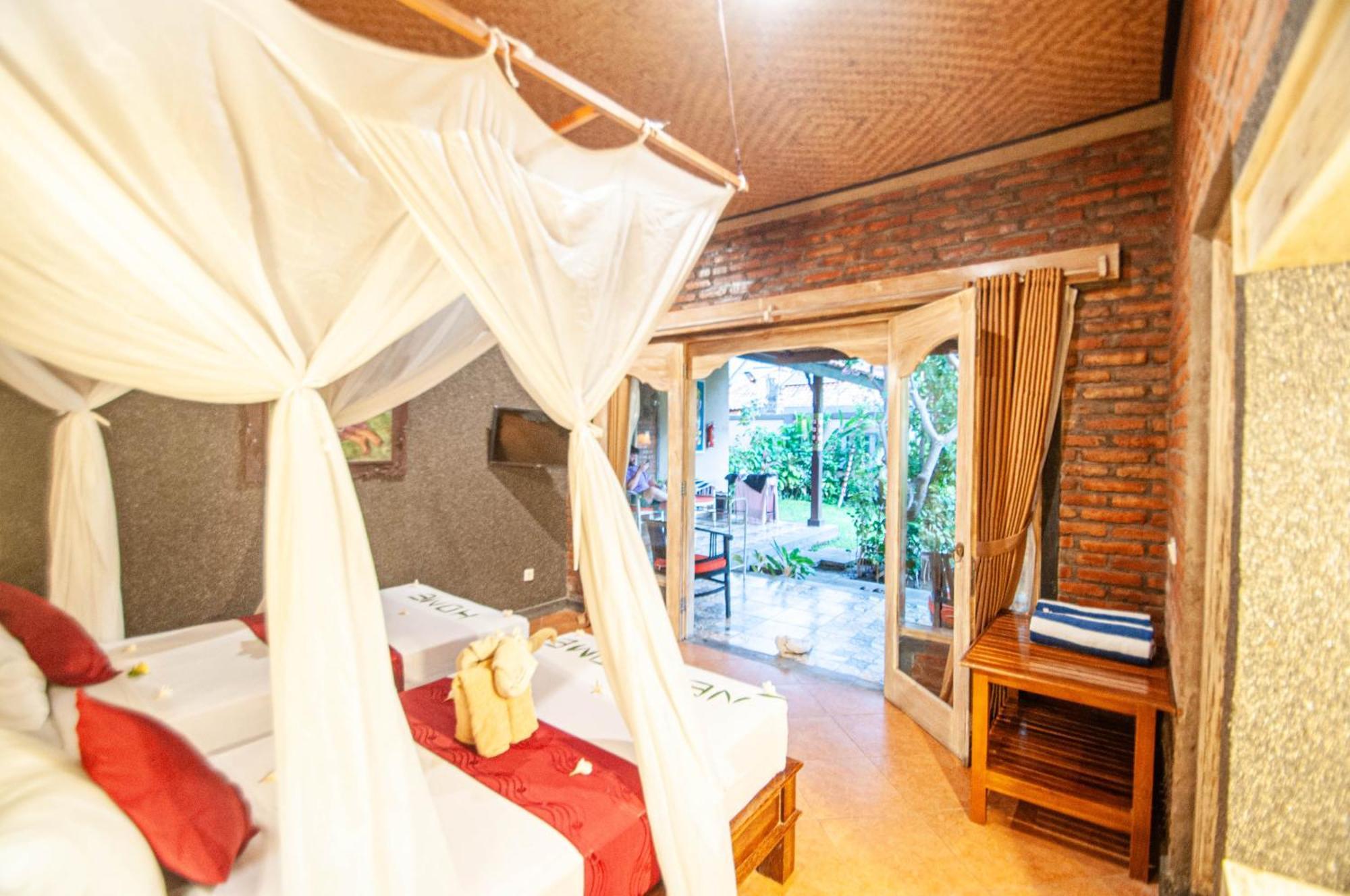 Kubuku Eco Dive Lodge And Yoga Pemuteran Kültér fotó